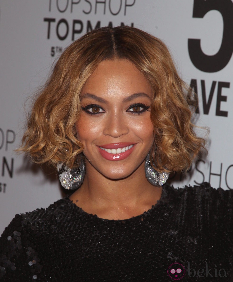 Beyoncé asiste a una fiesta de inaguración luciendo nuevo corte de pelo