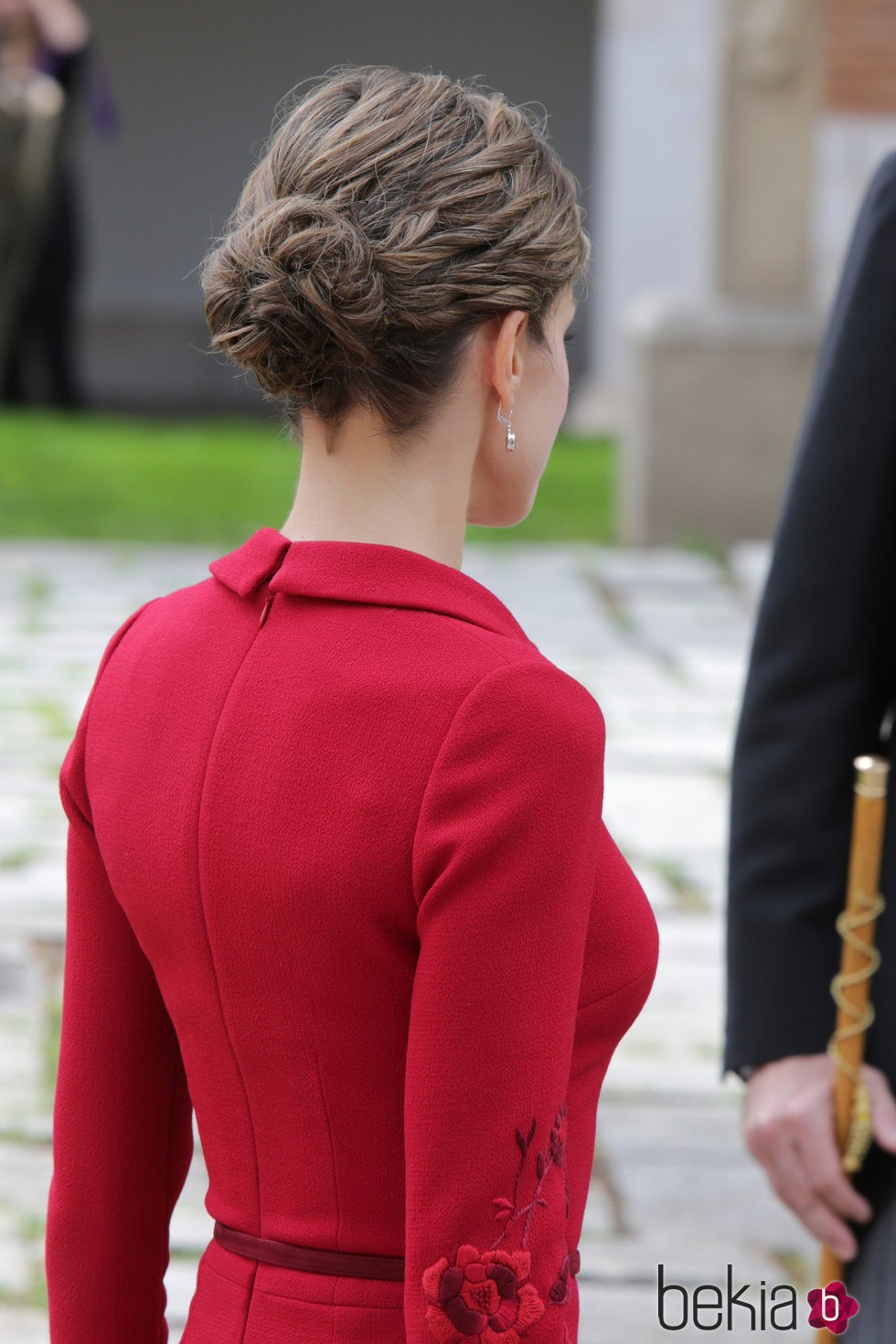 La Reina Letizia con un moño bajo postizo en la entrega del Premio Cervantes 2014