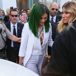 Kylie Jenner tiñe su melena de verde