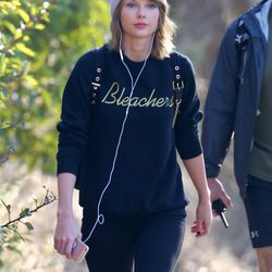 Taylor Swift, cara recién lavada para disfrutar de un paseo