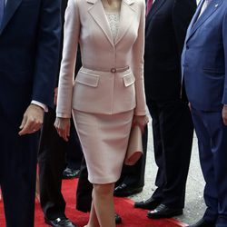 La Reina Letizia en Puerto Rico con un make up natural con un ligero smokey eyes