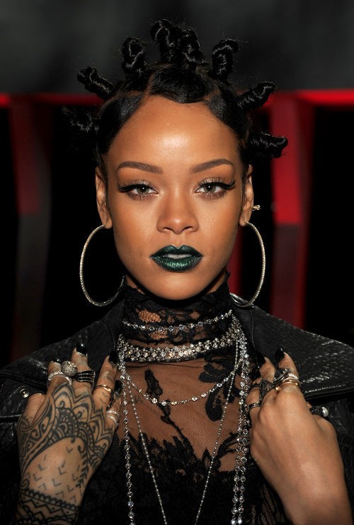 Rihanna en los premios IHeartRadio Music en 2014