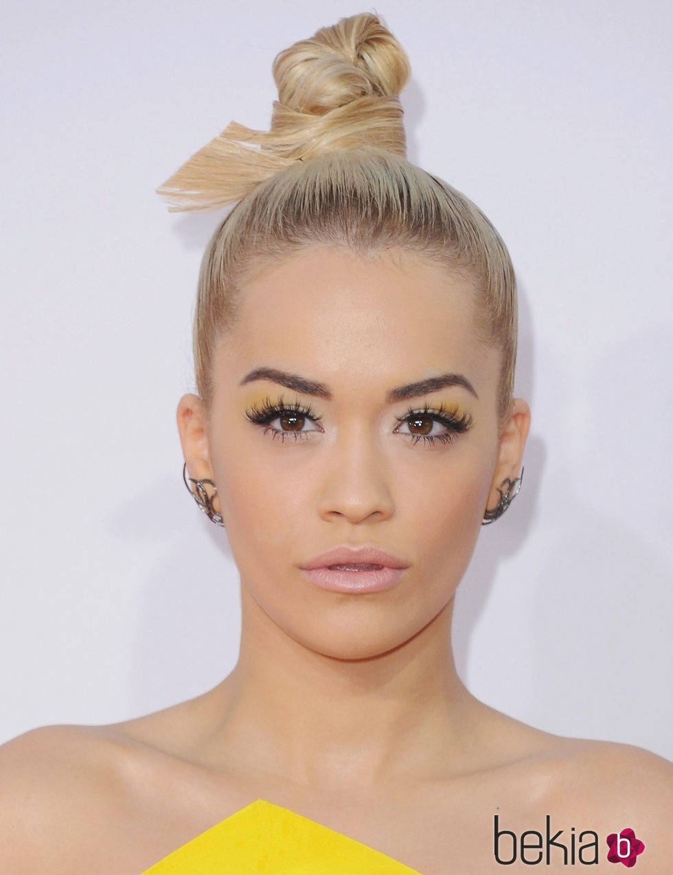 Rita Ora en American Music Awards 2014