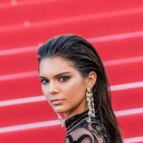 Kendall Jenner con la melena 'efecto mojado' en la alfombra roja de Cannes 2016