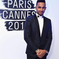 Lewis Hamilton en la fiesta 'Blue Obssesion' de L'oréal Paris durante el Festival de Cannes 2016