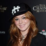 Lindsay Lohan con una gorra negra y peinado suelto