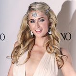 Paris Hilton con joyas decorativas de pelo