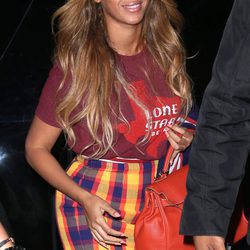 Beyoncé con el pelo largo y ondulado