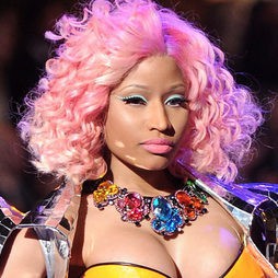 La cara de Nicki Minaj es un lienzo