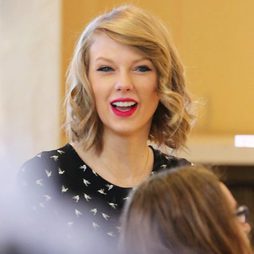 Taylor Swift, feliz con su cambio de look