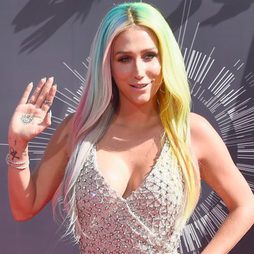 El arcoiris capilar de Kesha