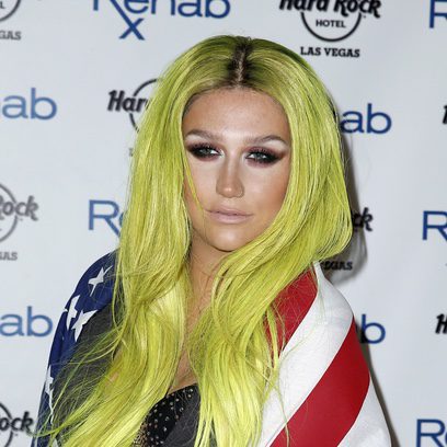 Kesha se pasa con el amarillo y con las raíces