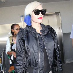 Gwen Stefani, una moderna 'midi' azul