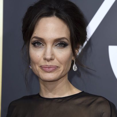 Las mega pestañas de Angelina Jolie