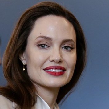 Angelina Jolie siempre elegante