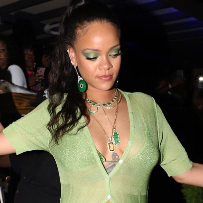 Rihanna y su pasión por el verde jade