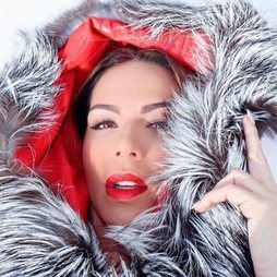 El rojo pasión de Tamara Gorro para la nieve